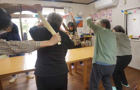 デイサービスセンターを名古屋市東区にて営み体操の時間を提供しております